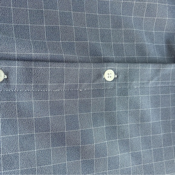 Mizzen + Main button down collared shirt. Standard Fit. Poly. Blue and white - Picture 10 of 12